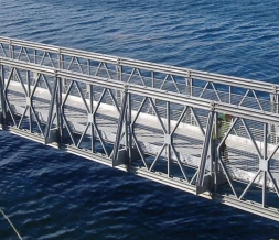 貝雷鋼橋在工程建設中的優勢和應用范圍是什么？